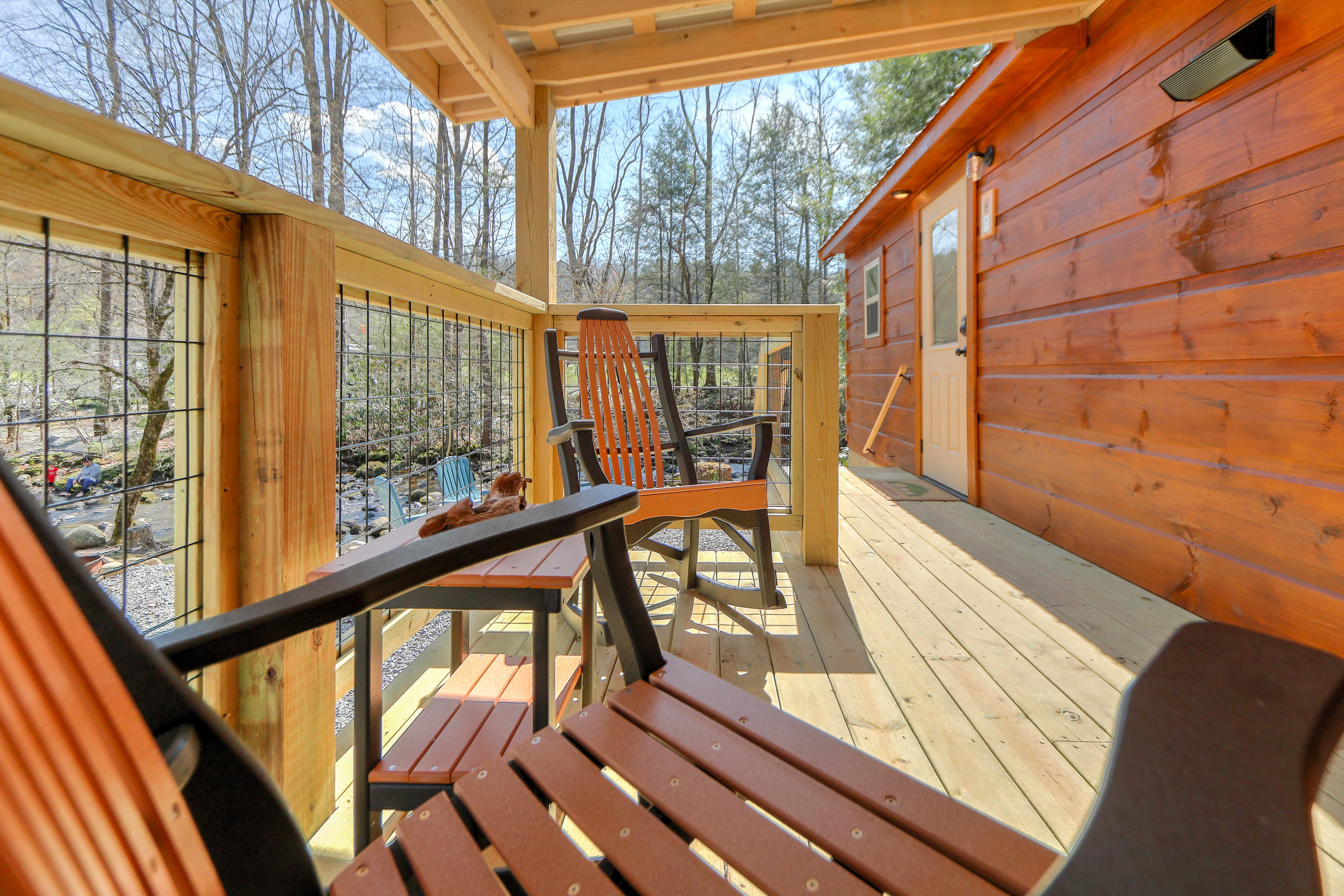 Deluxe Camping Cabin at Greenbrier Campground
